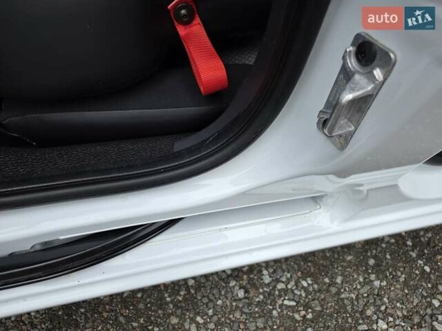 Белый Рено Кенгу, объемом двигателя 0 л и пробегом 26 тыс. км за 14100 $, фото 39 на Automoto.ua