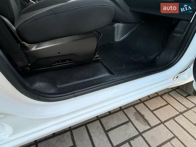 Белый Рено Кенгу, объемом двигателя 0 л и пробегом 16 тыс. км за 13500 $, фото 23 на Automoto.ua