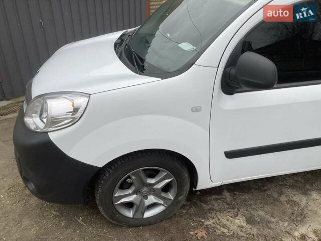 Білий Рено Кєнгу, об'ємом двигуна 1.5 л та пробігом 240 тис. км за 10000 $, фото 17 на Automoto.ua