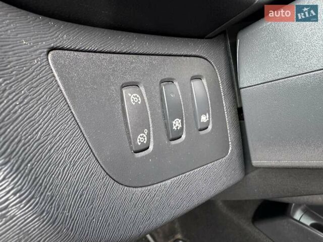 Белый Рено Кенгу, объемом двигателя 1.5 л и пробегом 230 тыс. км за 10750 $, фото 21 на Automoto.ua