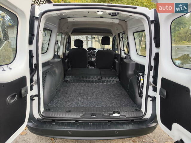 Белый Рено Кенгу, объемом двигателя 0 л и пробегом 16 тыс. км за 14700 $, фото 10 на Automoto.ua