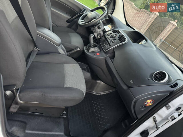 Белый Рено Кенгу, объемом двигателя 1.5 л и пробегом 138 тыс. км за 14700 $, фото 10 на Automoto.ua