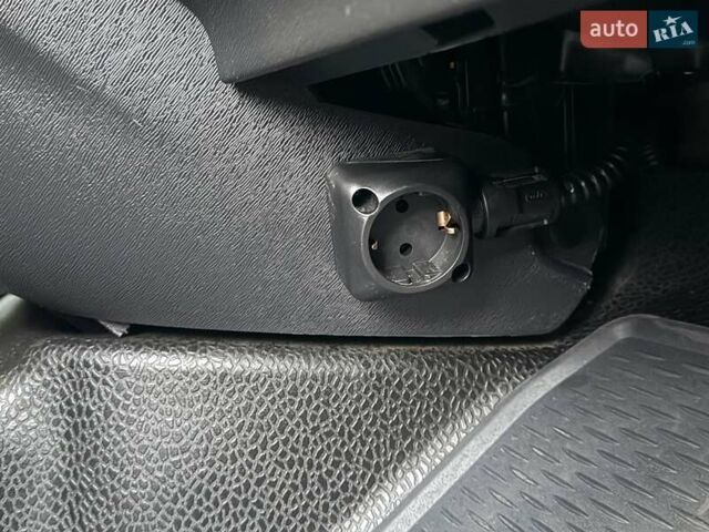 Белый Рено Кенгу, объемом двигателя 0 л и пробегом 61 тыс. км за 11900 $, фото 10 на Automoto.ua