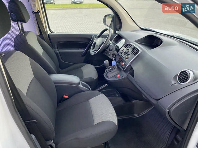 Білий Рено Кєнгу, об'ємом двигуна 1.5 л та пробігом 221 тис. км за 9700 $, фото 47 на Automoto.ua