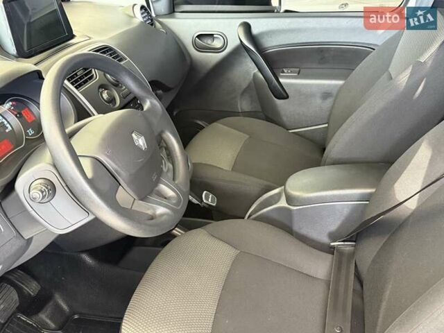 Білий Рено Кєнгу, об'ємом двигуна 0 л та пробігом 14 тис. км за 15000 $, фото 7 на Automoto.ua