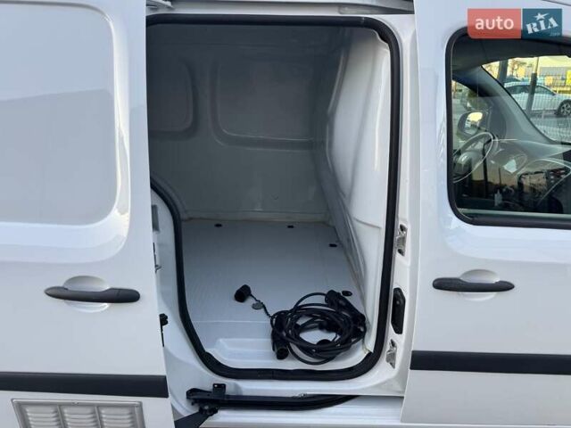 Білий Рено Кєнгу, об'ємом двигуна 0 л та пробігом 27 тис. км за 11999 $, фото 24 на Automoto.ua