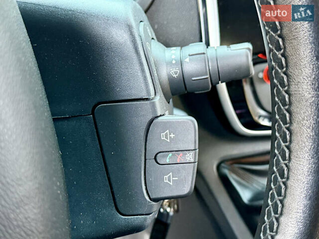 Белый Рено Кенгу, объемом двигателя 1.5 л и пробегом 201 тыс. км за 13700 $, фото 17 на Automoto.ua