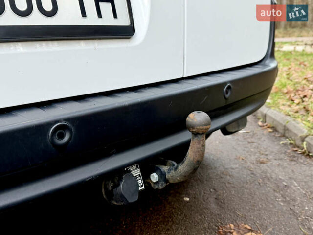 Белый Рено Кенгу, объемом двигателя 1.5 л и пробегом 201 тыс. км за 13700 $, фото 30 на Automoto.ua