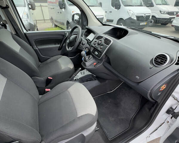 Белый Рено Кенгу, объемом двигателя 1.5 л и пробегом 144 тыс. км за 14200 $, фото 11 на Automoto.ua