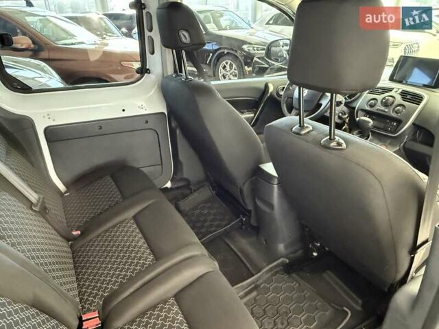 Білий Рено Кєнгу, об'ємом двигуна 0 л та пробігом 14 тис. км за 15000 $, фото 10 на Automoto.ua