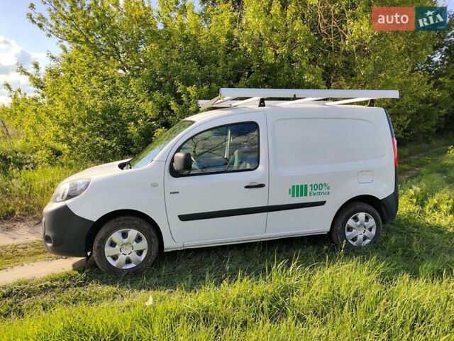 Белый Рено Кенгу, объемом двигателя 0 л и пробегом 50 тыс. км за 10700 $, фото 2 на Automoto.ua