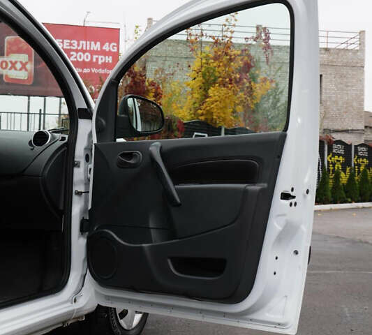 Рено Кенгу 2019 в Харькове на Automoto.ua Белый Рено Кенгу, объемом двигателя 0 л и пробегом 130 тыс. км за 9900 $, фото 50 на Automoto.ua