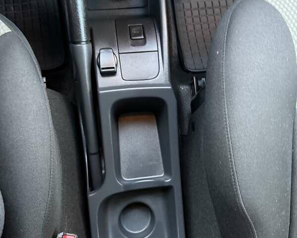 Белый Рено Кенгу, объемом двигателя 0 л и пробегом 16 тыс. км за 13500 $, фото 32 на Automoto.ua