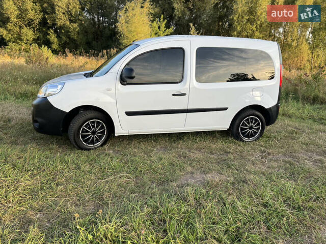 Білий Рено Кєнгу, об'ємом двигуна 1.5 л та пробігом 233 тис. км за 11999 $, фото 5 на Automoto.ua