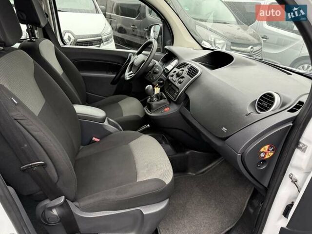 Белый Рено Кенгу, объемом двигателя 0 л и пробегом 143 тыс. км за 14500 $, фото 37 на Automoto.ua