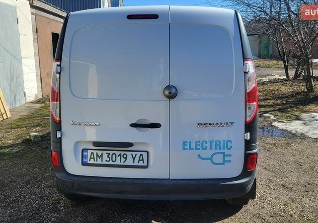 Белый Рено Кенгу, объемом двигателя 0 л и пробегом 53 тыс. км за 11950 $, фото 6 на Automoto.ua