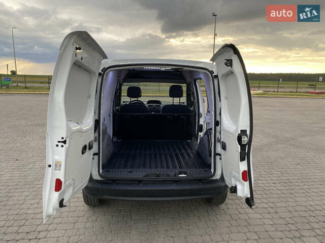 Білий Рено Кєнгу, об'ємом двигуна 1.5 л та пробігом 221 тис. км за 9700 $, фото 49 на Automoto.ua