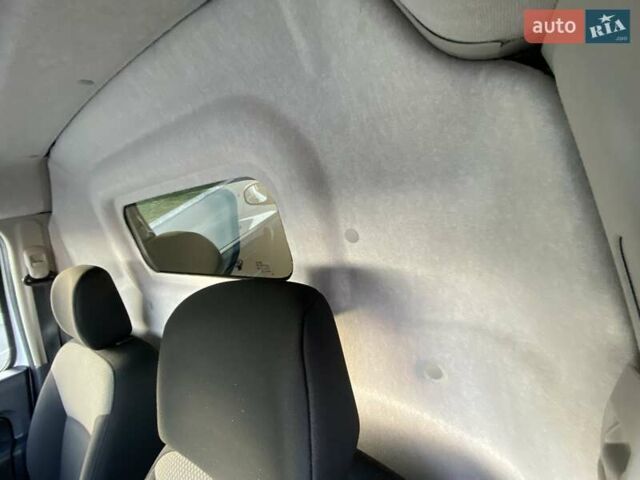 Білий Рено Кєнгу, об'ємом двигуна 0 л та пробігом 30 тис. км за 12500 $, фото 38 на Automoto.ua