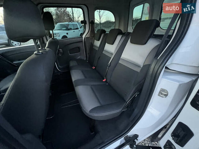 Білий Рено Кєнгу, об'ємом двигуна 1.5 л та пробігом 190 тис. км за 10800 $, фото 22 на Automoto.ua