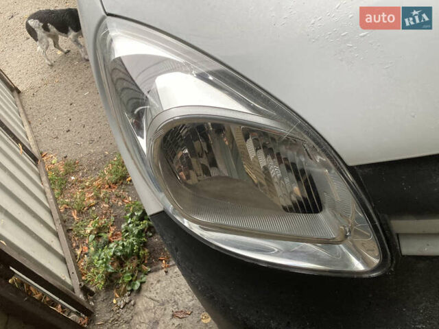 Білий Рено Кєнгу, об'ємом двигуна 1.5 л та пробігом 240 тис. км за 10000 $, фото 4 на Automoto.ua