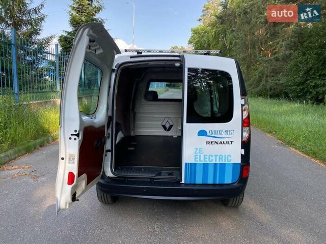 Белый Рено Кенгу, объемом двигателя 0 л и пробегом 19 тыс. км за 12200 $, фото 10 на Automoto.ua