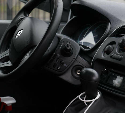 Рено Кенгу 2019 в Харькове на Automoto.ua Белый Рено Кенгу, объемом двигателя 0 л и пробегом 130 тыс. км за 9900 $, фото 58 на Automoto.ua