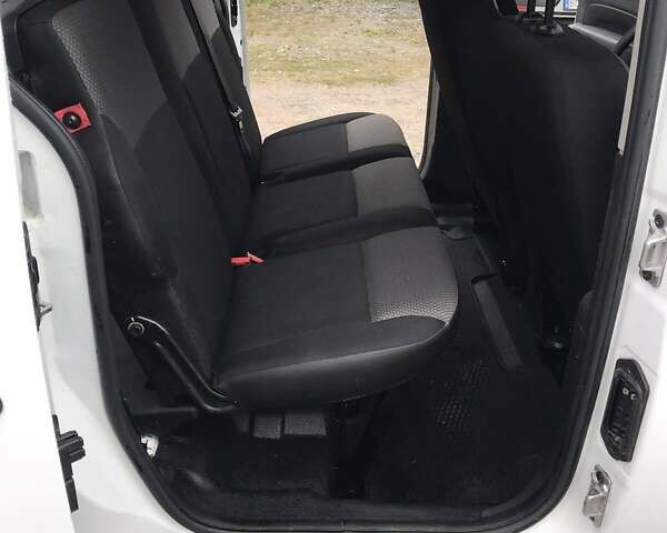 Белый Рено Кенгу, объемом двигателя 0 л и пробегом 135 тыс. км за 11855 $, фото 10 на Automoto.ua