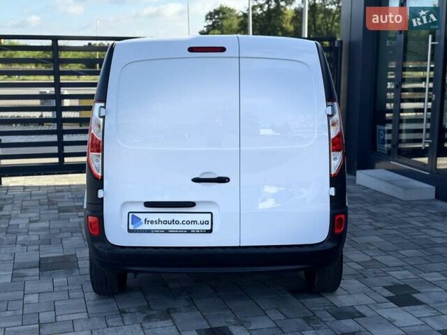 Белый Рено Кенгу, объемом двигателя 0 л и пробегом 39 тыс. км за 10500 $, фото 11 на Automoto.ua