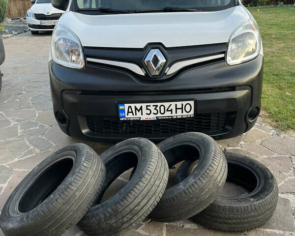 Білий Рено Кєнгу, об'ємом двигуна 1.5 л та пробігом 233 тис. км за 11999 $, фото 17 на Automoto.ua