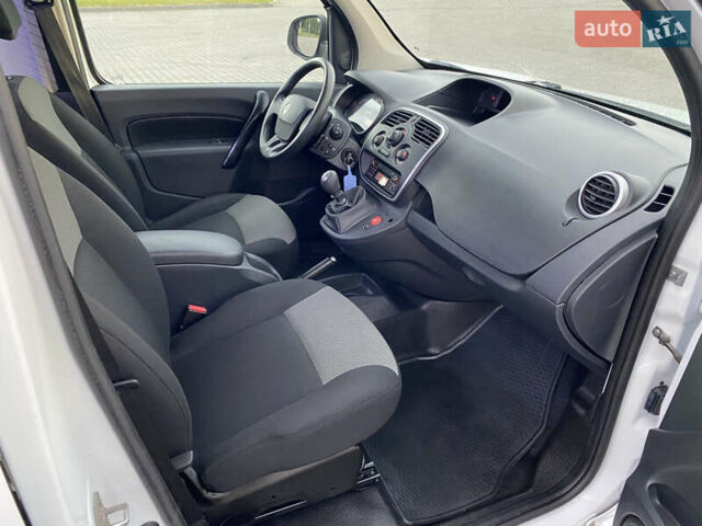 Білий Рено Кєнгу, об'ємом двигуна 1.5 л та пробігом 221 тис. км за 9700 $, фото 41 на Automoto.ua