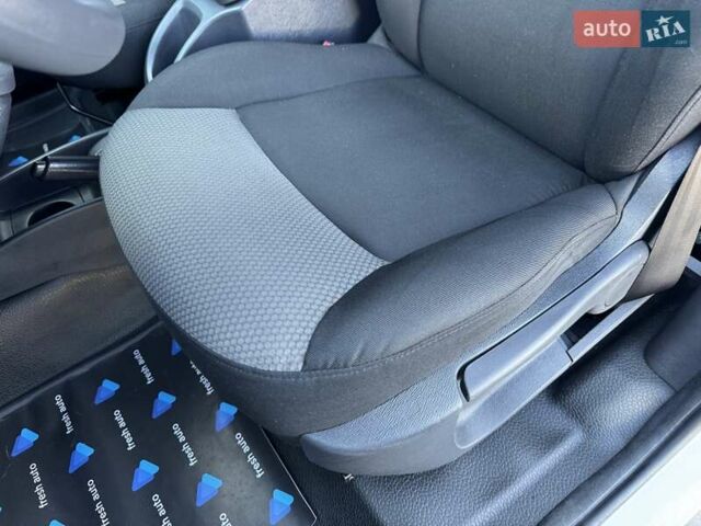 Белый Рено Кенгу, объемом двигателя 0 л и пробегом 39 тыс. км за 10500 $, фото 19 на Automoto.ua