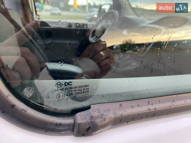 Білий Рено Кєнгу, об'ємом двигуна 1.5 л та пробігом 221 тис. км за 9700 $, фото 59 на Automoto.ua