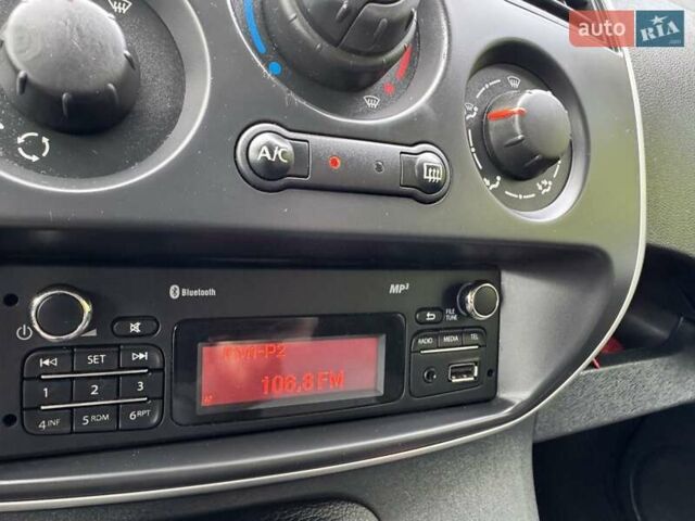 Белый Рено Кенгу, объемом двигателя 1.5 л и пробегом 230 тыс. км за 10750 $, фото 20 на Automoto.ua