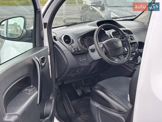 Белый Рено Кенгу, объемом двигателя 1.5 л и пробегом 140 тыс. км за 10900 $, фото 7 на Automoto.ua