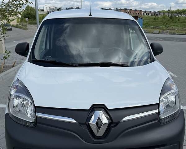 Білий Рено Кєнгу, об'ємом двигуна 0 л та пробігом 55 тис. км за 9333 $, фото 1 на Automoto.ua