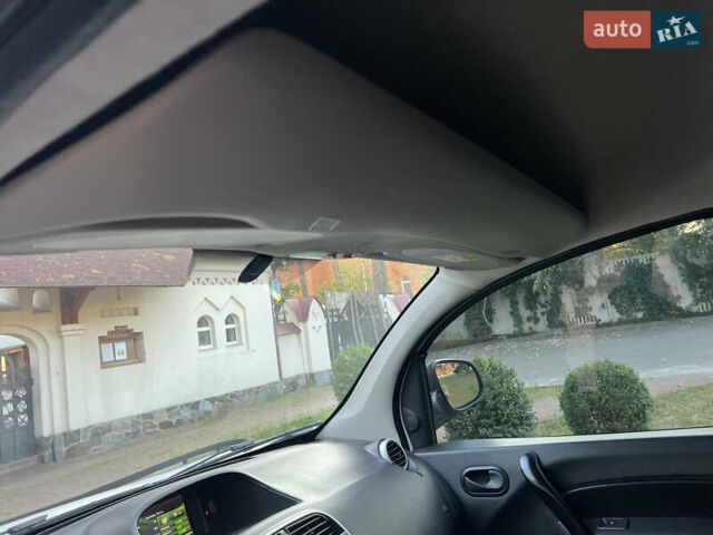 Білий Рено Кєнгу, об'ємом двигуна 1.5 л та пробігом 252 тис. км за 9950 $, фото 41 на Automoto.ua