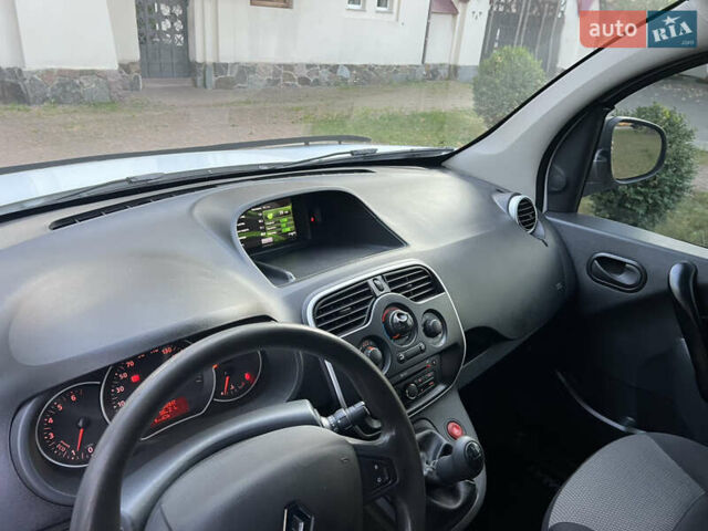 Білий Рено Кєнгу, об'ємом двигуна 1.5 л та пробігом 252 тис. км за 9950 $, фото 43 на Automoto.ua