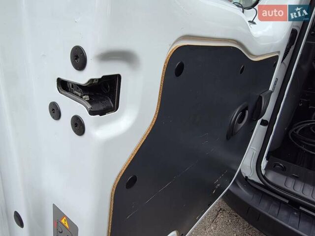 Рено Кенгу 2019 в Одессе на Automoto.ua Белый Рено Кенгу, объемом двигателя 0 л и пробегом 25 тыс. км за 14200 $, фото 35 на Automoto.ua