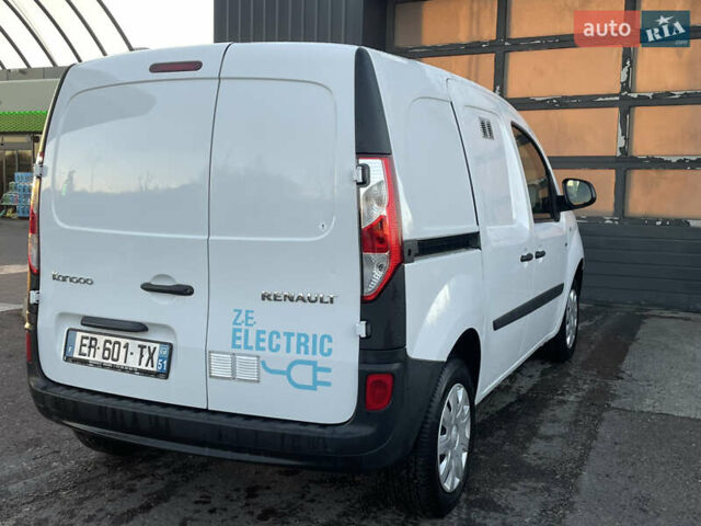 Белый Рено Кенгу, объемом двигателя 0 л и пробегом 99 тыс. км за 8250 $, фото 15 на Automoto.ua