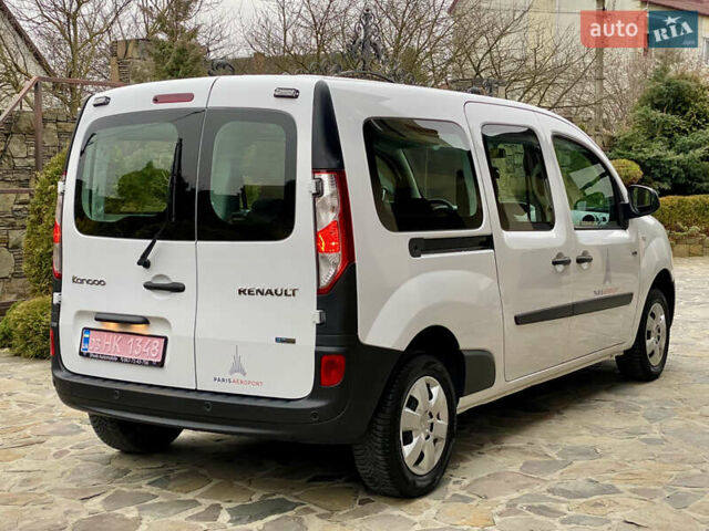 Белый Рено Кенгу, объемом двигателя 0 л и пробегом 17 тыс. км за 14399 $, фото 13 на Automoto.ua