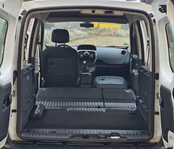 Білий Рено Кєнгу, об'ємом двигуна 1.5 л та пробігом 173 тис. км за 15000 $, фото 21 на Automoto.ua