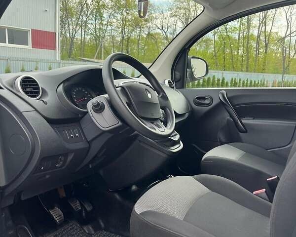 Белый Рено Кенгу, объемом двигателя 1.5 л и пробегом 255 тыс. км за 10550 $, фото 37 на Automoto.ua