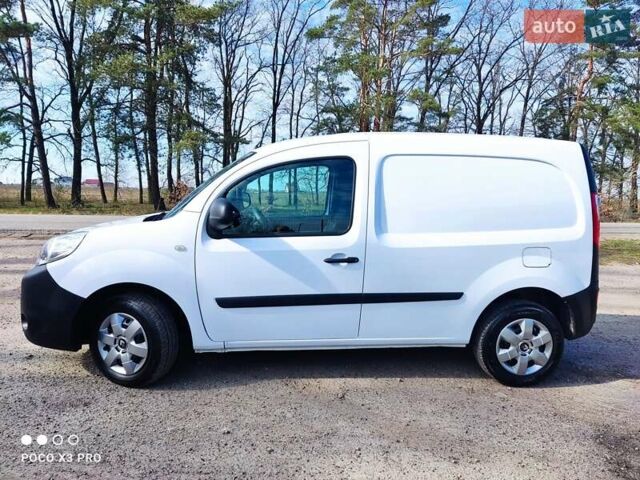 Белый Рено Кенгу, объемом двигателя 1.5 л и пробегом 180 тыс. км за 12250 $, фото 1 на Automoto.ua