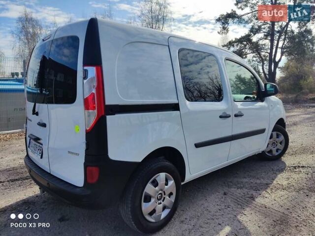 Белый Рено Кенгу, объемом двигателя 1.5 л и пробегом 175 тыс. км за 12800 $, фото 5 на Automoto.ua