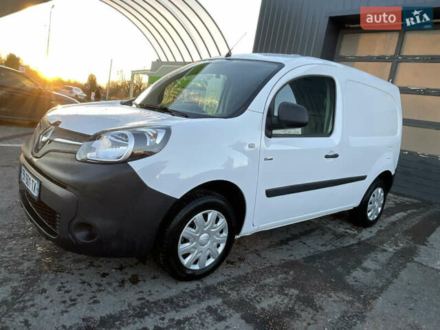 Белый Рено Кенгу, объемом двигателя 0 л и пробегом 99 тыс. км за 8250 $, фото 5 на Automoto.ua