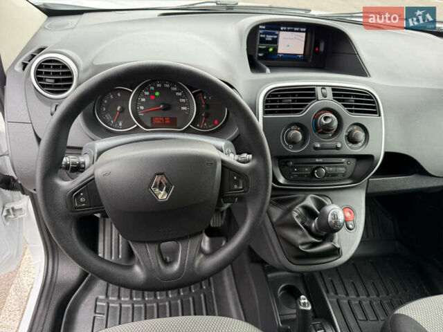 Белый Рено Кенгу, объемом двигателя 1.5 л и пробегом 150 тыс. км за 12200 $, фото 24 на Automoto.ua