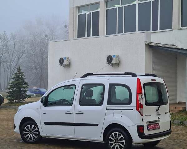 Білий Рено Кєнгу, об'ємом двигуна 1.5 л та пробігом 173 тис. км за 15000 $, фото 4 на Automoto.ua