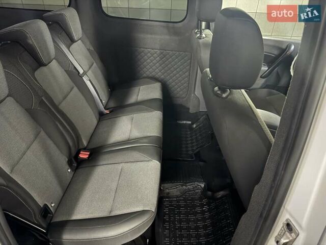 Білий Рено Кєнгу, об'ємом двигуна 1.5 л та пробігом 131 тис. км за 13999 $, фото 11 на Automoto.ua