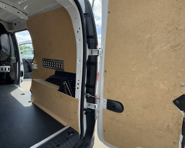 Белый Рено Кенгу, объемом двигателя 1.5 л и пробегом 149 тыс. км за 13900 $, фото 35 на Automoto.ua