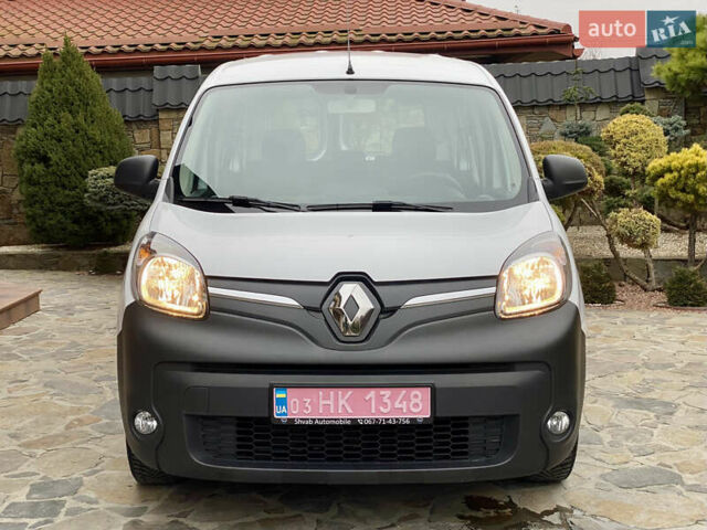 Белый Рено Кенгу, объемом двигателя 0 л и пробегом 17 тыс. км за 14399 $, фото 2 на Automoto.ua